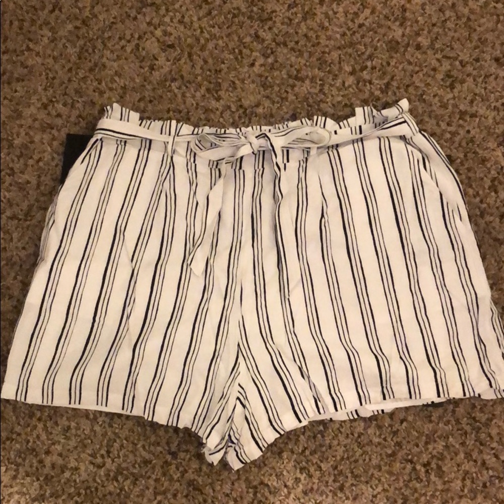 Paper bag Shorts